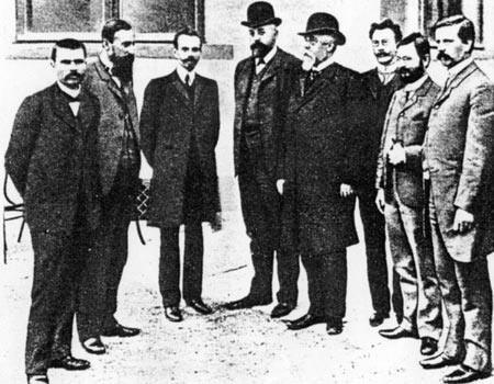 Члены Конституционно-демократической партии («партия к.-д.», «Партия Народной Свободы», «ка-деты», позже «кадеты» — одна из основных политических партий в России в начале XX века).