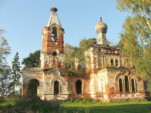 Покровская церковь середины XIX века (д. Мартиново)