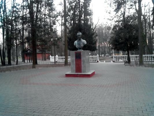 Парк им.А.В.Суворова. Был заложен на месте имения «Губерния», которое с 1795 г. принадлежало А.В.Суворову.