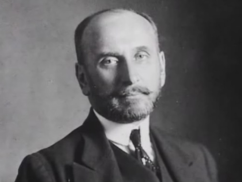 Сергей Дмитриевич Сазонов (29 июля 1860 года, Рязанская губерния — 24 декабря 1927 года, Ницца) —  Министр иностранных дел Российской империи в 1910—1916 годы