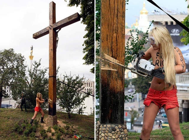 17 августа 2012  активистки движения FEMEN спилили деревянный крест над майданом Незалежности у бывшего Октябрьского дворца, призвав к борьбе с 
