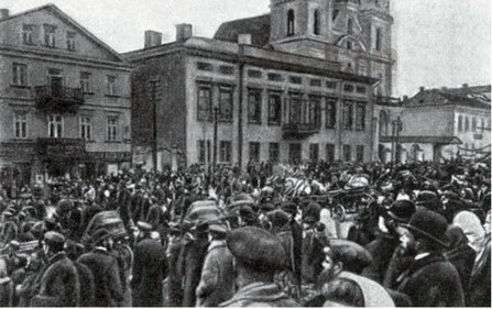 Демонмтрация в Миснке возле губернаторского дома 18 октября 1905 г.