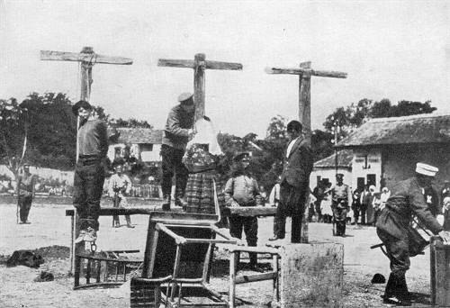 1914 г..  Работа карателей в Галиции. Массовая казнь русинских крестьян за то, что они считали себя русскими.