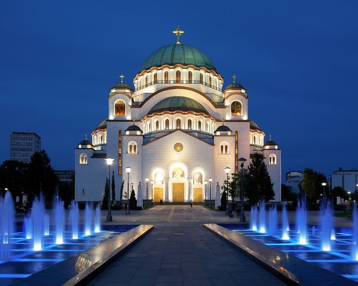 Храм Святого Саввы в Белграде. Один из самых крупных православных храмов в мире. Образцом построенного храма послужил собор Святой Софии в Константинополе.