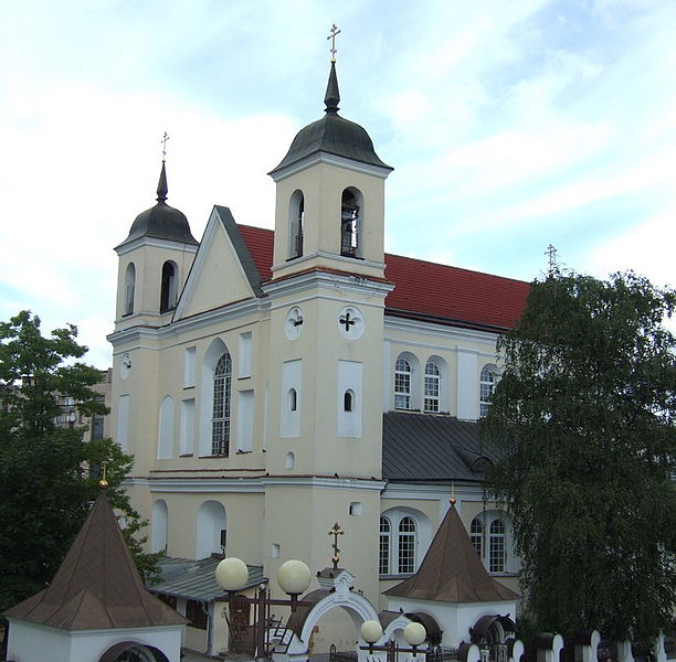 Современный вид бывшего Свято-Екатерининского собора, освященного как Петропавловский, вместо взорванного в 1936 году кафедрального собора на площади Свободы в 2011 году.