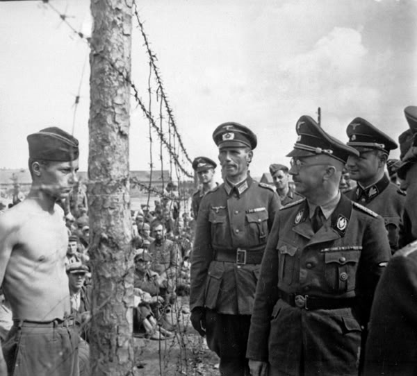 Посещение Гимлером лагеря военнопленных на Логойском тракте (теперь военная часть на Якуба Коласа), после которого он пожелал присутствовать на массовом расстреле.