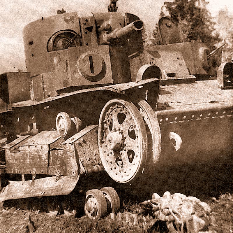 Подбитый немцами Т-28