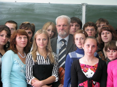 Александр Карский со студентами Гродненского университета