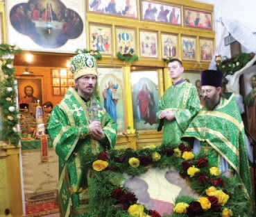 Епископ Борисовский и Марьиногорский Высокопреосвященный Вениамин во время праздничной литургии. 